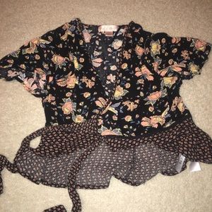 Black floral tie crop top